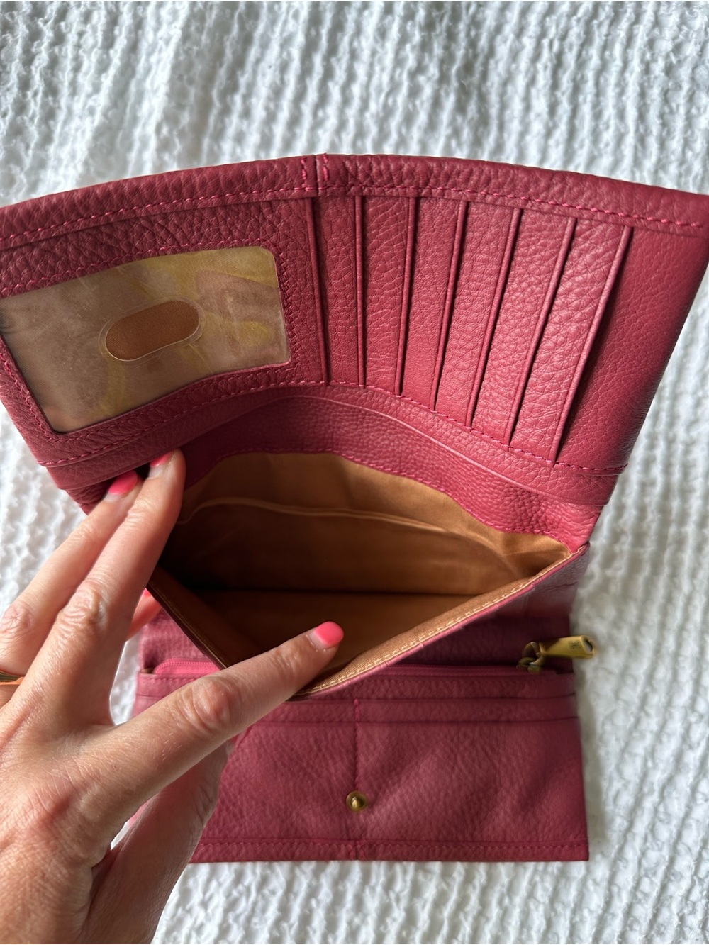 HOBO Keen Continental Wallet Red Pebbled Leather Trifold Organizer Clutch RFID - Picture 5 of 9